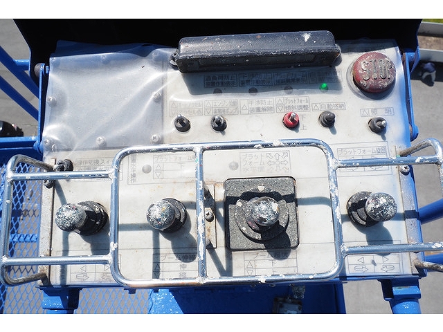 いすゞエルフ高所作業車小型（2t・3t）[写真18]