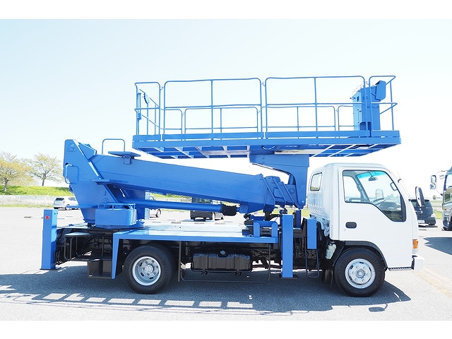いすゞエルフ高所作業車小型（2t・3t）[写真05]