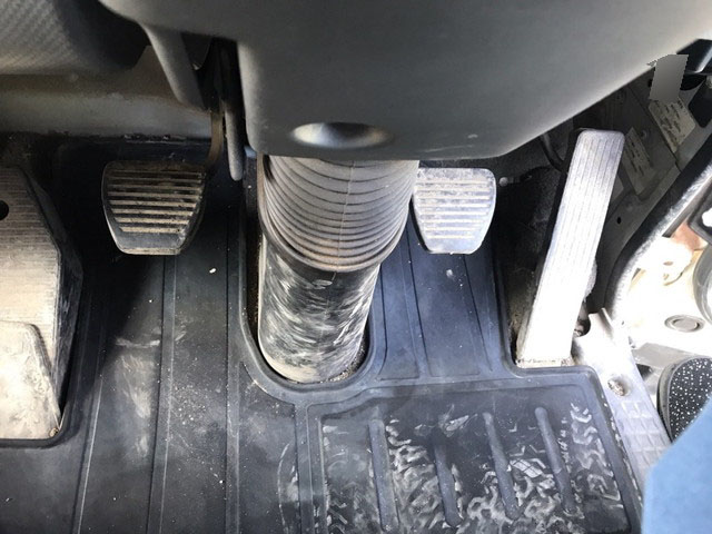 いすゞフォワードアームロール増トン（6t・8t）[写真18]