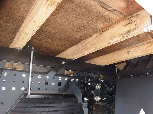 三菱ふそうキャンタークレーン4段小型（2t・3t）[写真10]