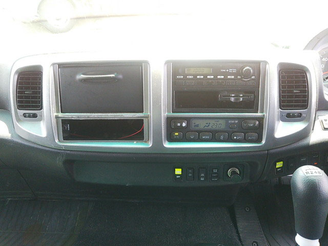 日野レンジャーアルミウイング中型（4t）[写真35]