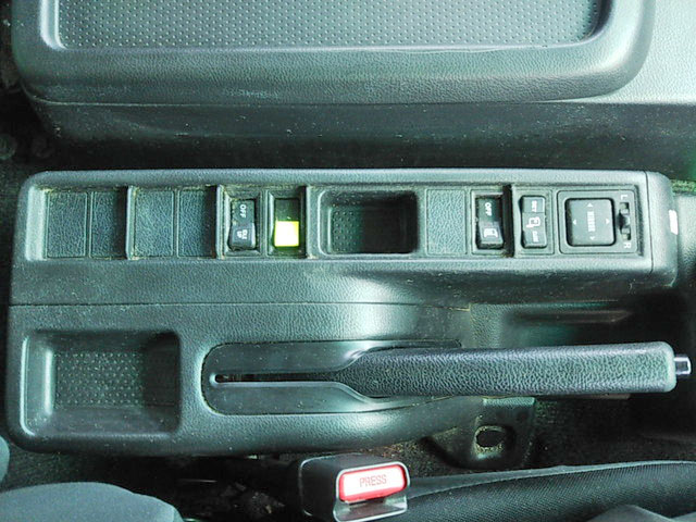 日野レンジャーアルミウイング中型（4t）[写真36]