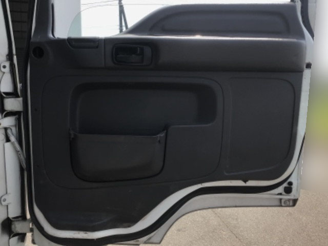 いすゞフォワードセーフティクレーン3段中型（4t）[写真24]