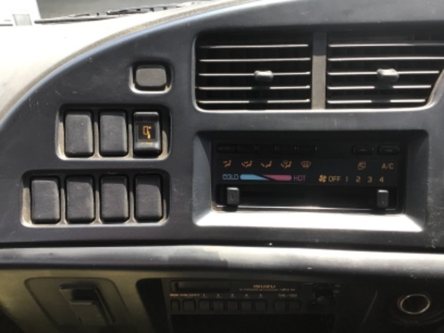 いすゞフォワードセーフティクレーン3段中型（4t）[写真31]