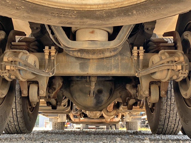 三菱ふそうスーパーグレート平ボディ大型（10t）[写真20]