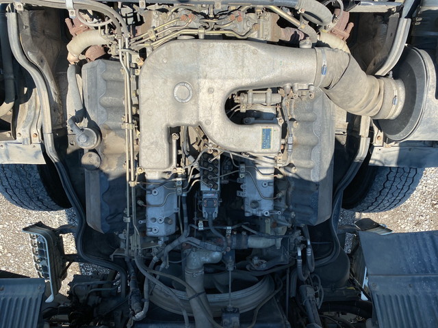 三菱ふそうスーパーグレート平ボディ大型（10t）[写真23]