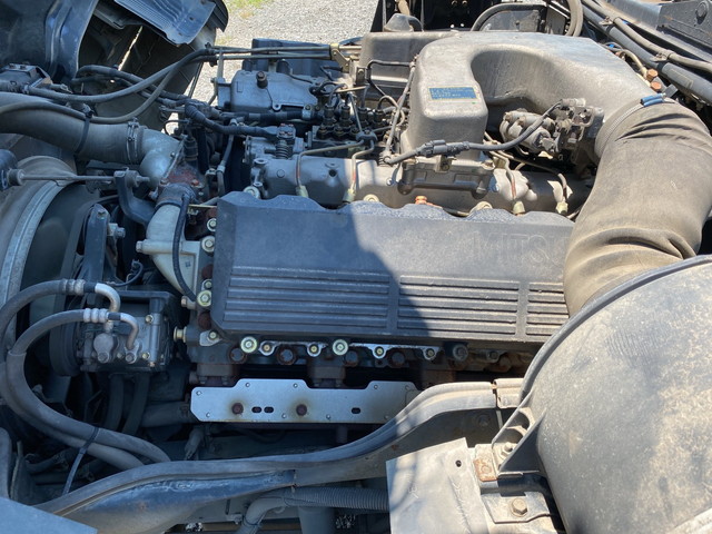 三菱ふそうスーパーグレート平ボディ大型（10t）[写真25]