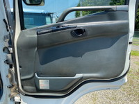 三菱ふそうスーパーグレート平ボディ大型（10t）[写真28]