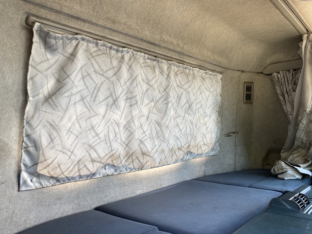 三菱ふそうスーパーグレート平ボディ大型（10t）[写真33]