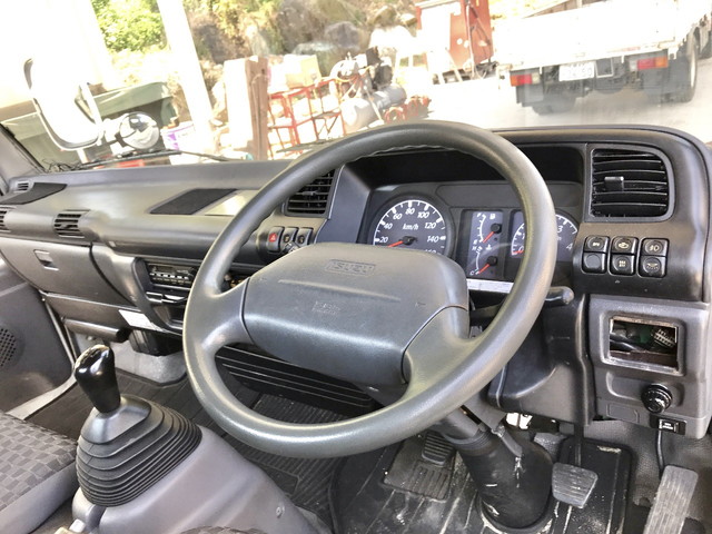 いすゞエルフアルミブロック小型（2t・3t）[写真28]