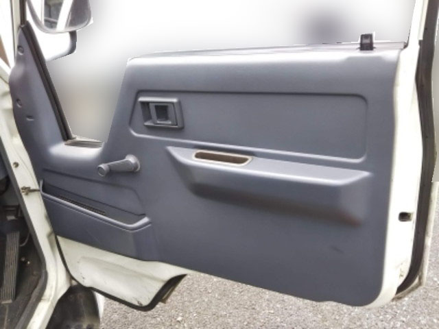トヨタトヨエースアルミバン小型（2t・3t）[写真17]