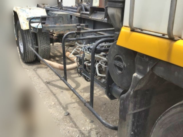 日野レンジャーアームロール中型（4t）[写真13]