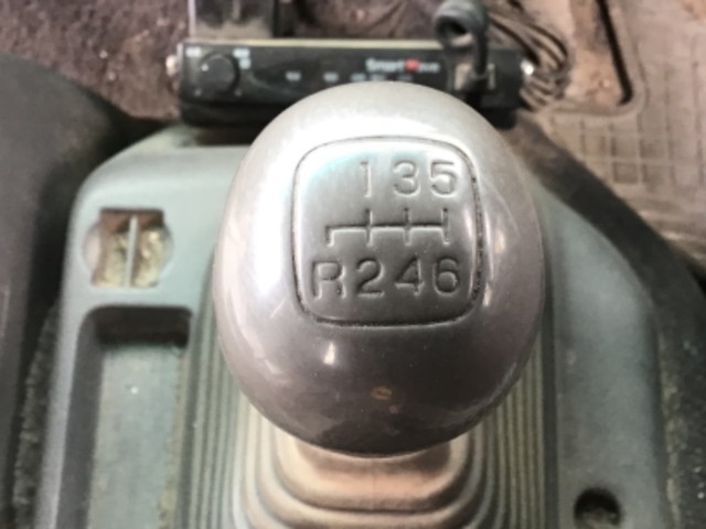 日野レンジャーアームロール中型（4t）[写真28]