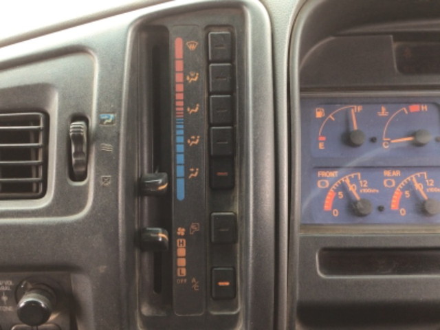 日野レンジャーアームロール中型（4t）[写真29]