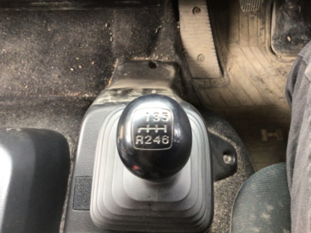 日野レンジャーユニック4段増トン（6t・8t）[写真23]