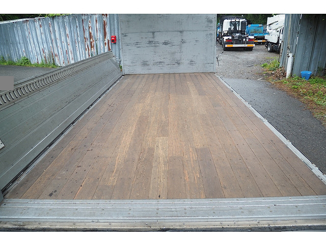 いすゞエルフアルミウイング小型（2t・3t）[写真12]