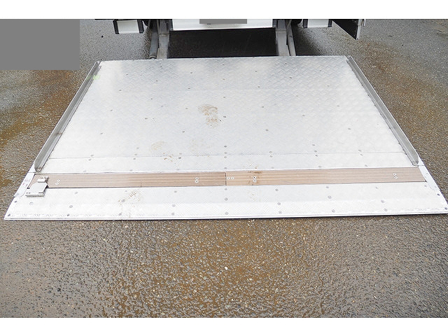 いすゞエルフアルミウイング小型（2t・3t）[写真13]