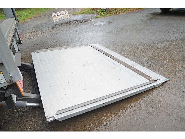 いすゞエルフアルミウイング小型（2t・3t）[写真14]