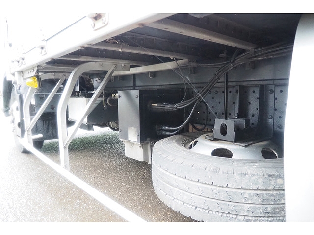 いすゞエルフアルミウイング小型（2t・3t）[写真23]