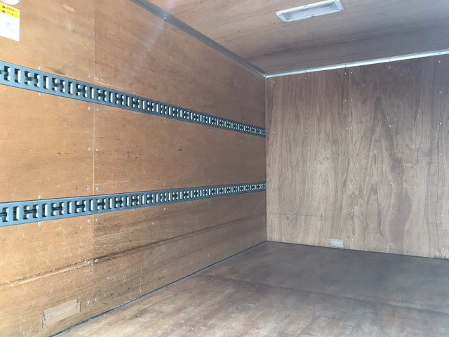 三菱ふそうキャンターアルミバン小型（2t・3t）[写真13]