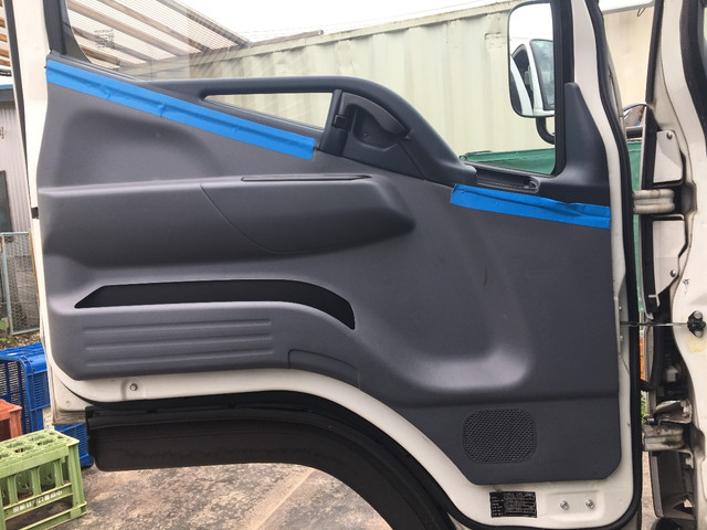 三菱ふそうキャンターアルミバン小型（2t・3t）[写真27]