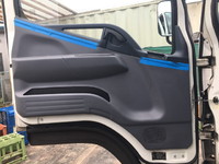 三菱ふそうキャンターアルミバン小型（2t・3t）[写真27]