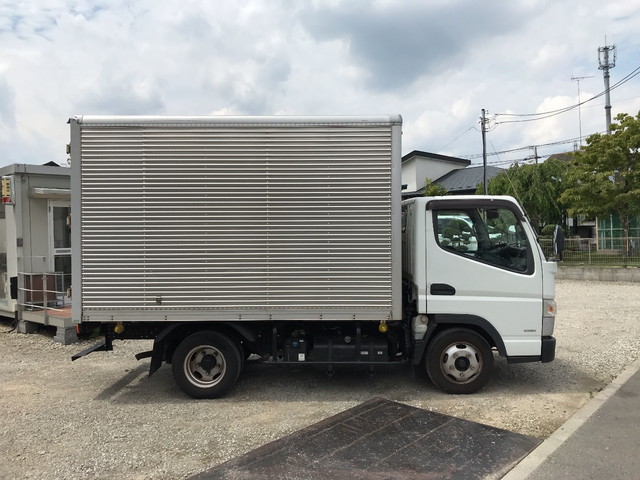 三菱ふそうキャンターアルミバン小型（2t・3t）[写真06]