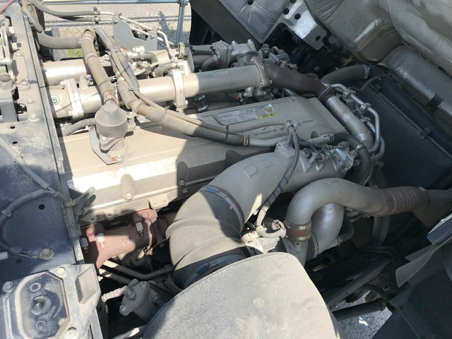 いすゞギガトレーラーヘッド（トラクターヘッド）大型（10t）[写真12]