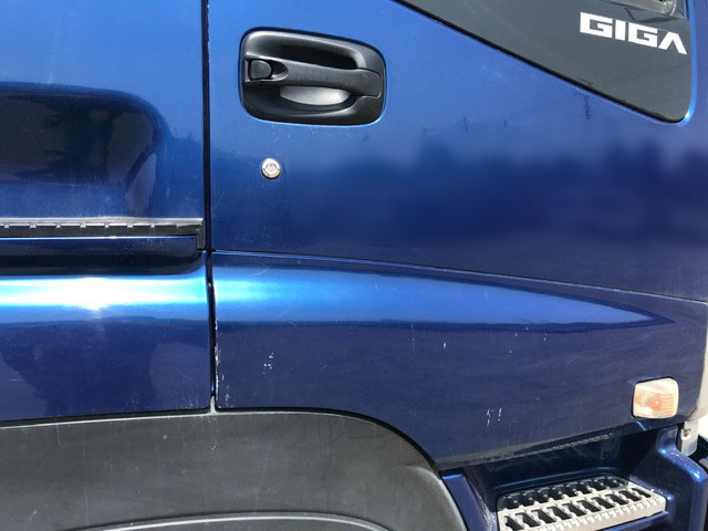 いすゞギガトレーラーヘッド（トラクターヘッド）大型（10t）[写真03]