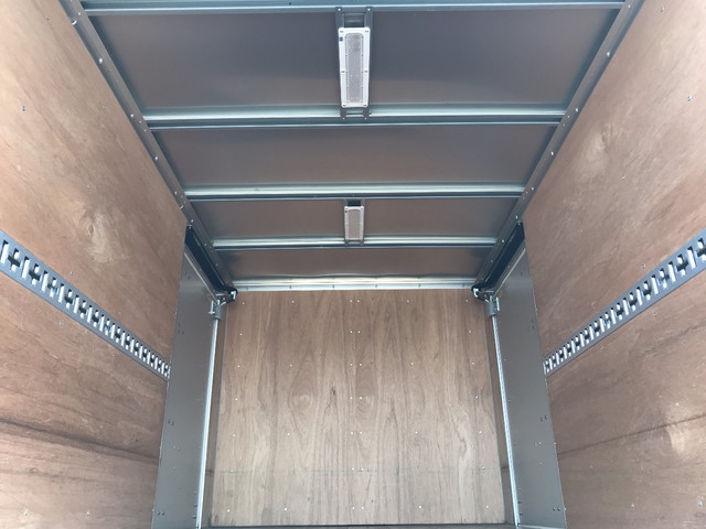 三菱ふそうキャンターアルミバン小型（2t・3t）[写真13]