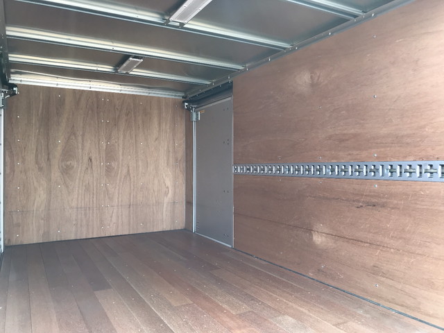 三菱ふそうキャンターアルミバン小型（2t・3t）[写真16]