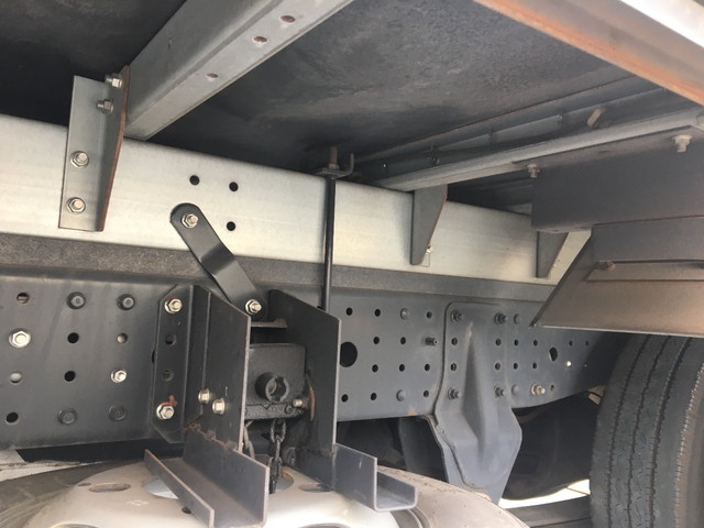 三菱ふそうキャンターアルミバン小型（2t・3t）[写真21]