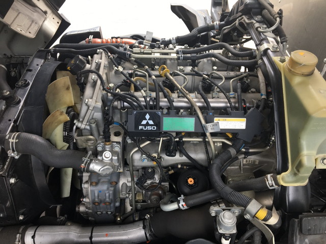 三菱ふそうキャンターアルミバン小型（2t・3t）[写真24]