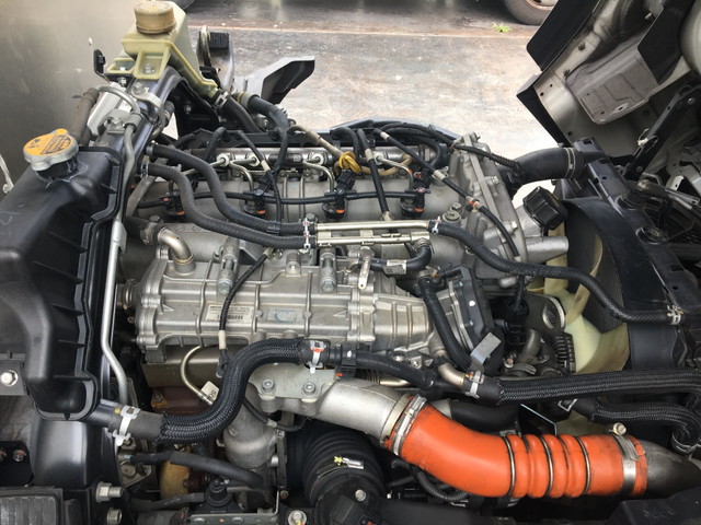 三菱ふそうキャンターアルミバン小型（2t・3t）[写真25]