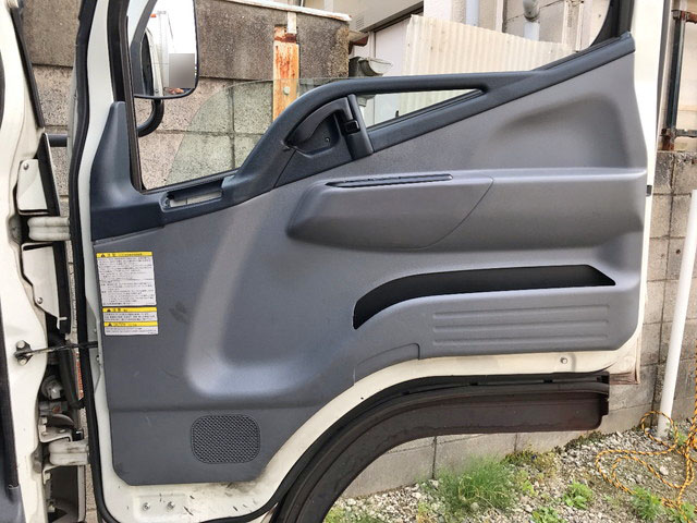 三菱ふそうキャンターアルミバン小型（2t・3t）[写真29]