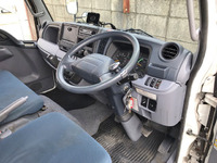 三菱ふそうキャンターアルミバン小型（2t・3t）[写真32]