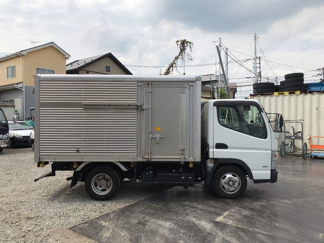 三菱ふそうキャンターアルミバン小型（2t・3t）[写真07]