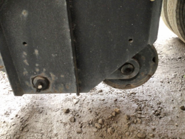 UDトラックスクオンアームロール大型（10t）[写真11]