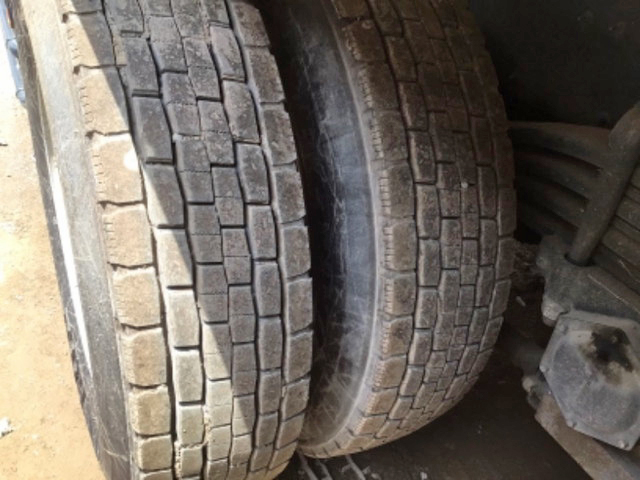 UDトラックスクオンアームロール大型（10t）[写真16]