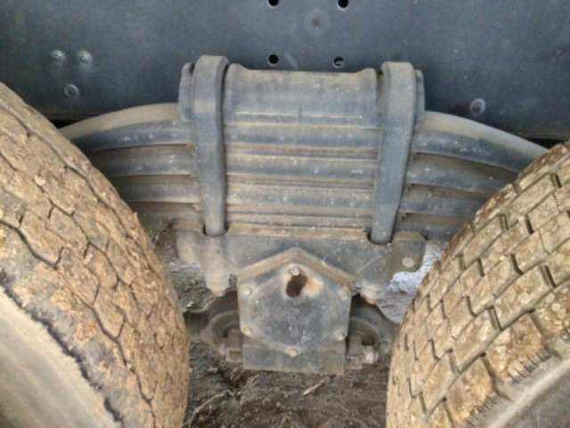 UDトラックスクオンアームロール大型（10t）[写真20]