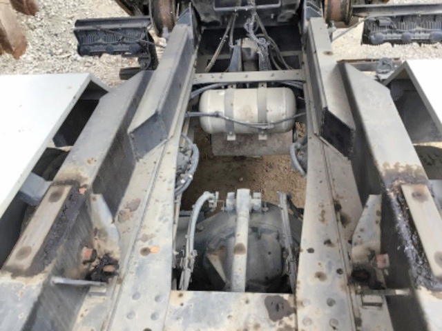 UDトラックスクオンアームロール大型（10t）[写真09]