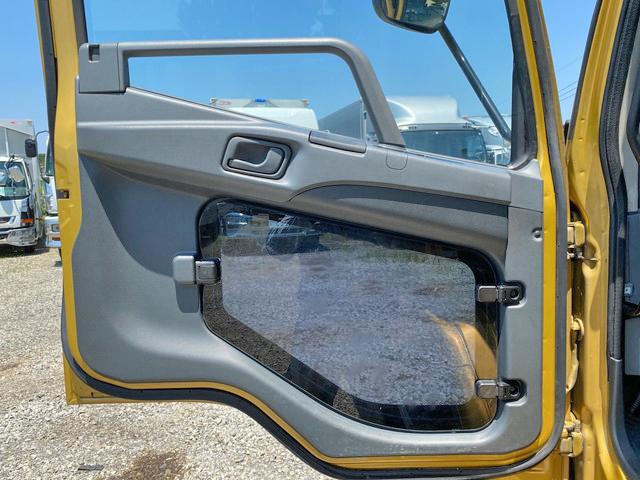 三菱ふそうファイターアルミウイング中型（4t）[写真29]