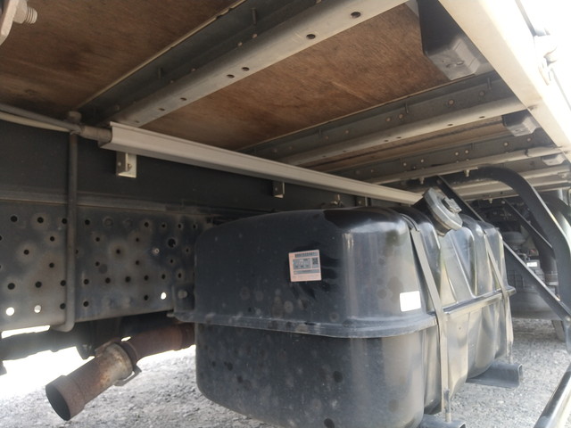 いすゞエルフアルミウイング小型（2t・3t）[写真22]