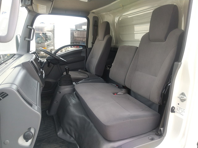 いすゞエルフアルミウイング小型（2t・3t）[写真32]