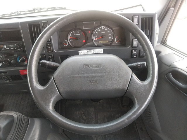 いすゞエルフアルミウイング小型（2t・3t）[写真35]