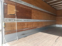 いすゞフォワードアルミバン中型（4t）[写真14]