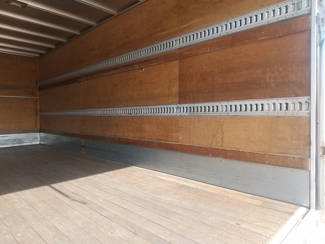 いすゞフォワードアルミバン中型（4t）[写真15]