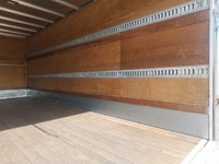 いすゞフォワードアルミバン中型（4t）[写真15]