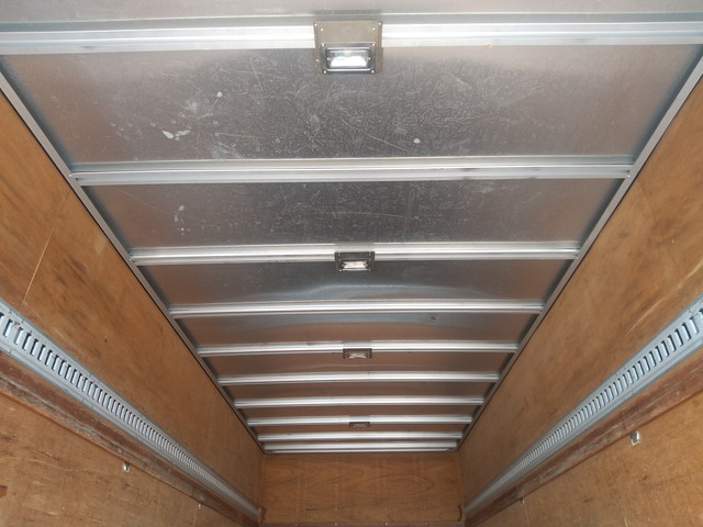 いすゞフォワードアルミバン中型（4t）[写真16]