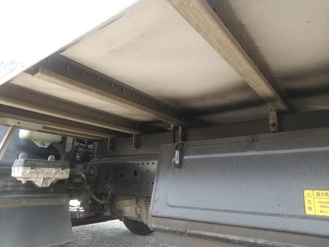 いすゞフォワードアルミバン中型（4t）[写真22]